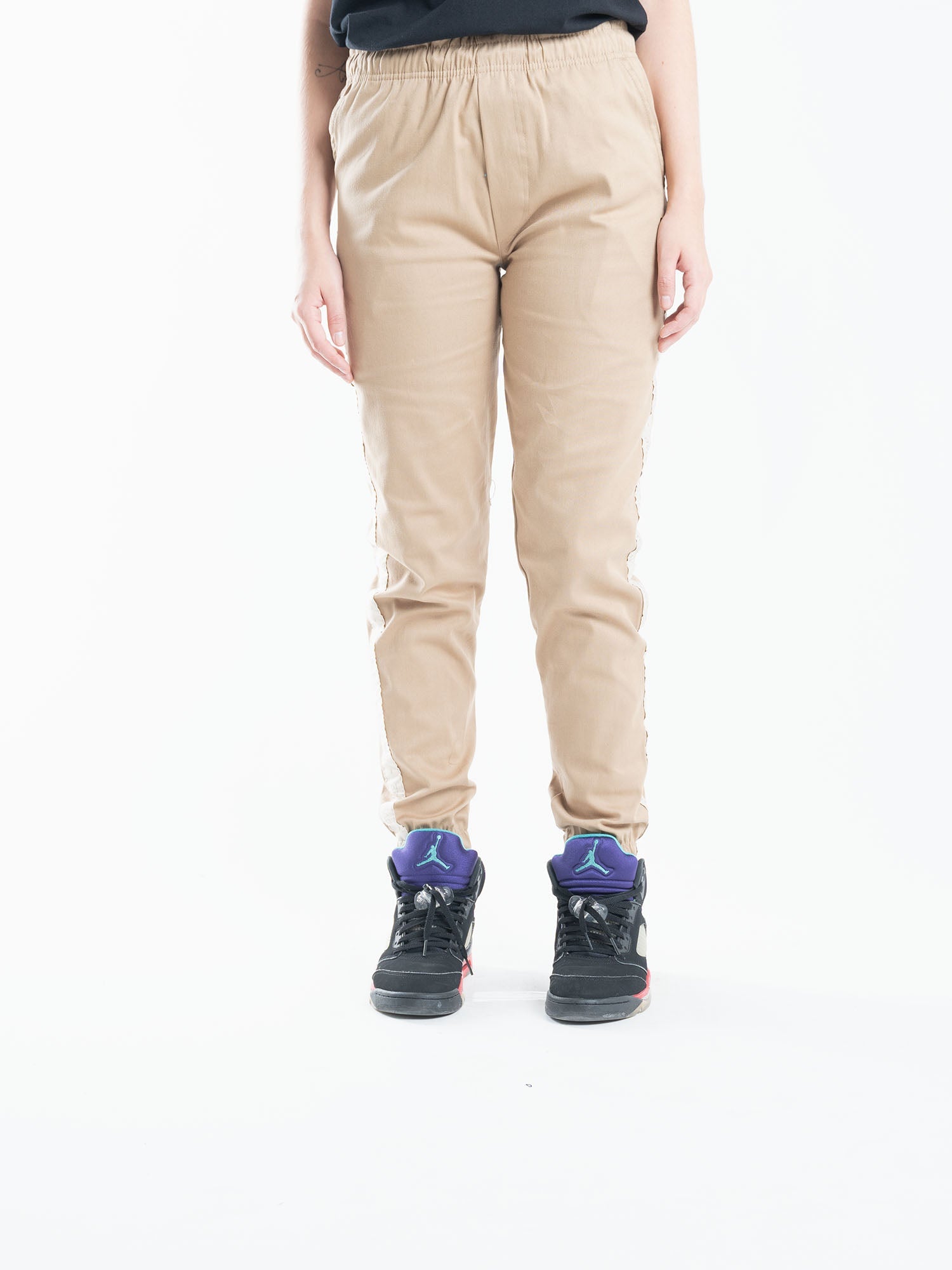 Calça Jogger Overcome Faixas Bege