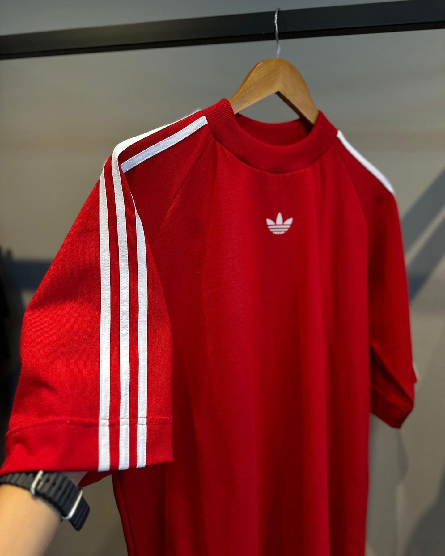 Camiseta Adidas Oversized Retro Colors