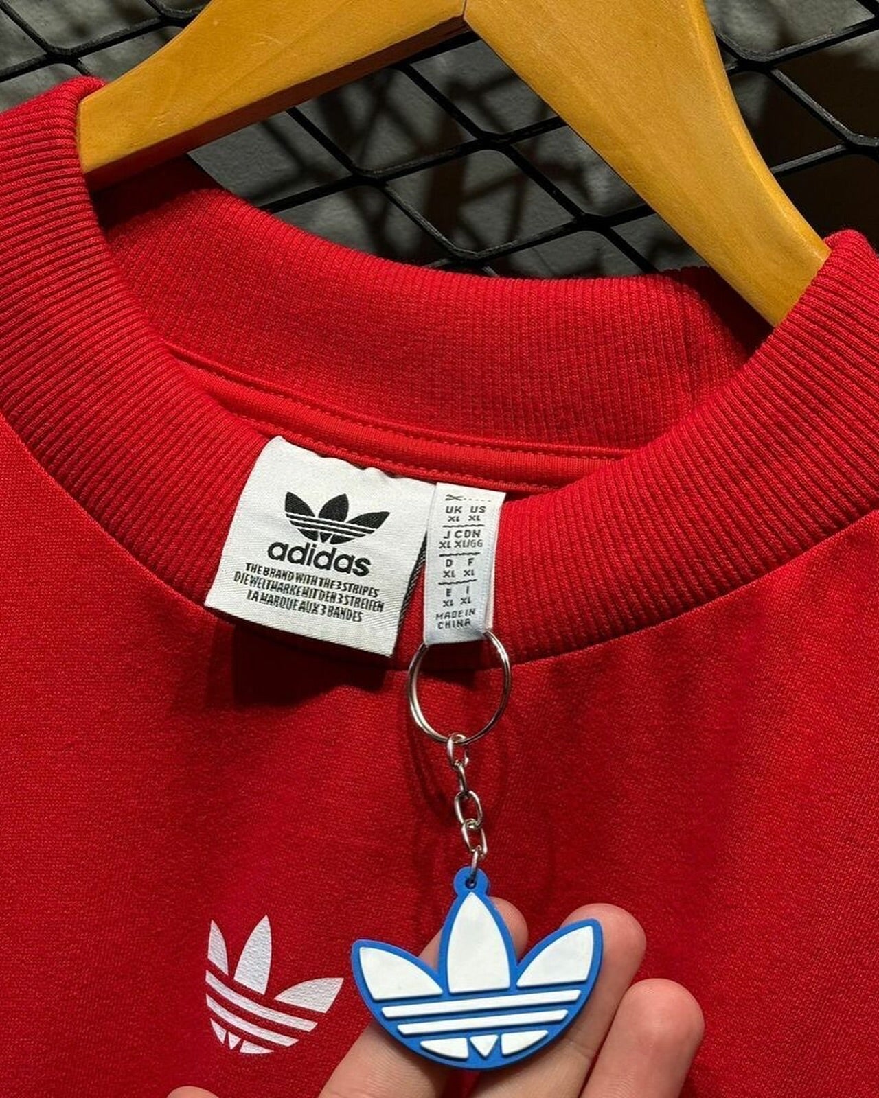 Camiseta Adidas Oversized Retro Colors