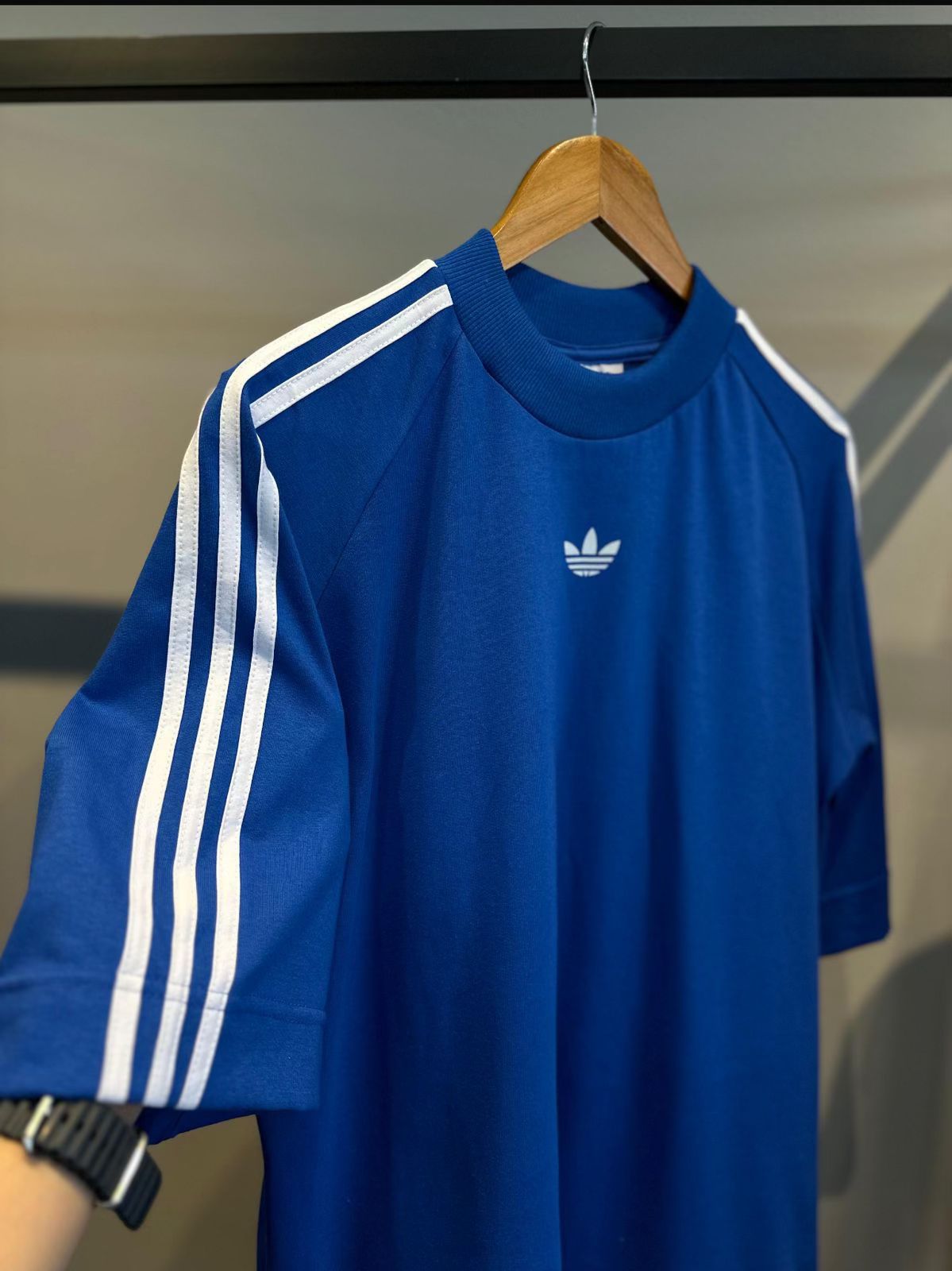 Camiseta Adidas Oversized Retro Colors