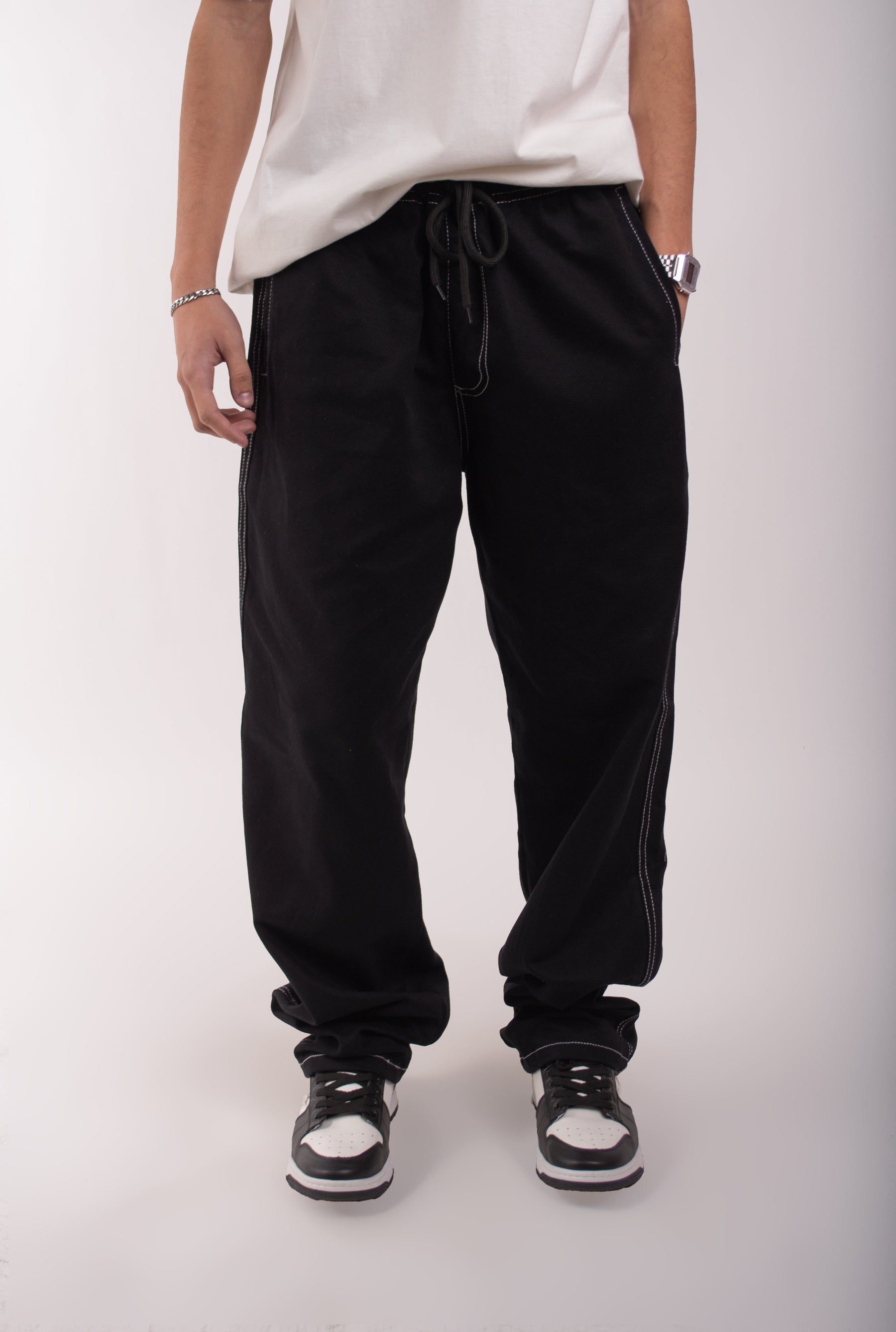 Calça Reta Overcome Stroke Line "Basic" Preta