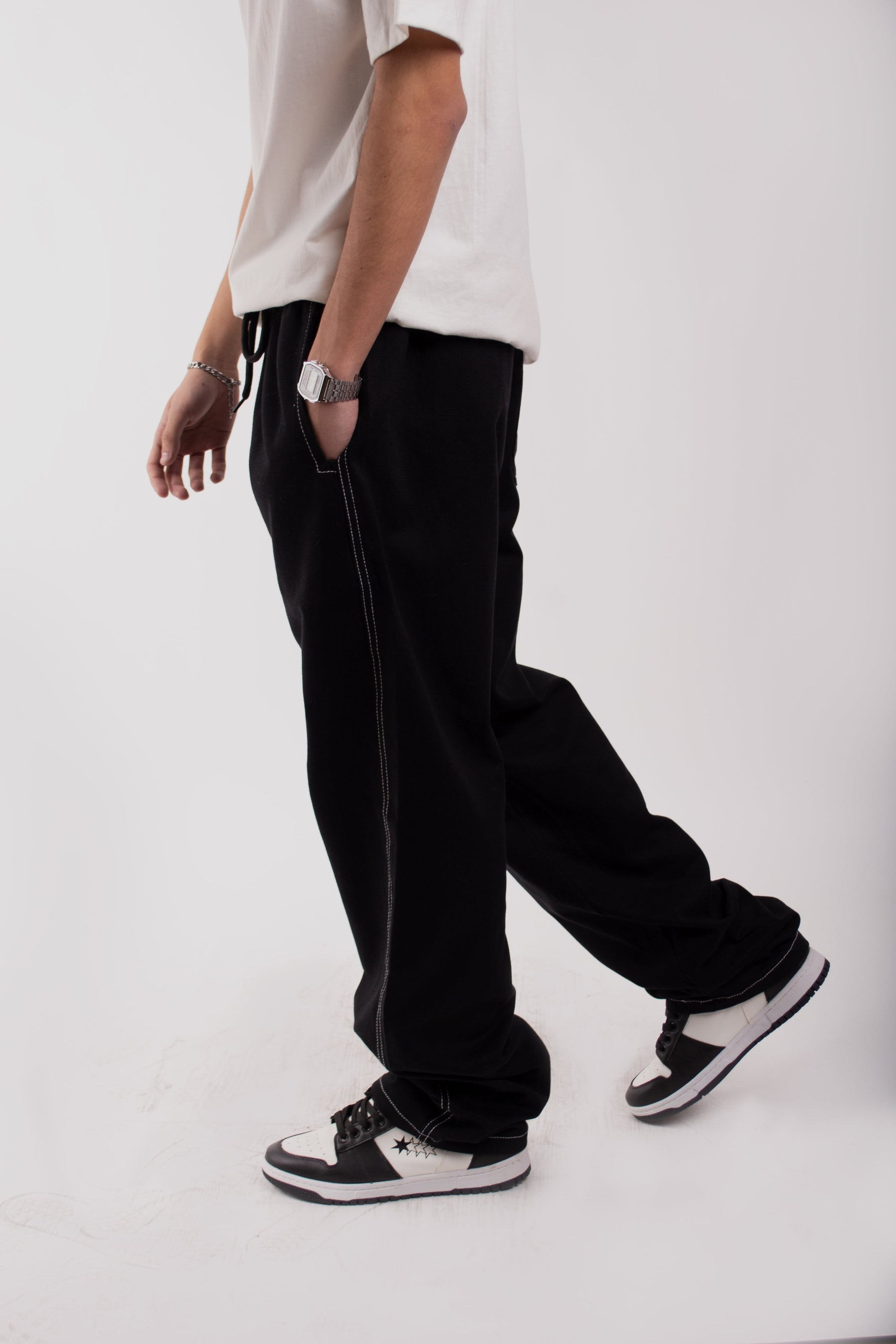 Calça Reta Overcome Stroke Line "Basic" Preta