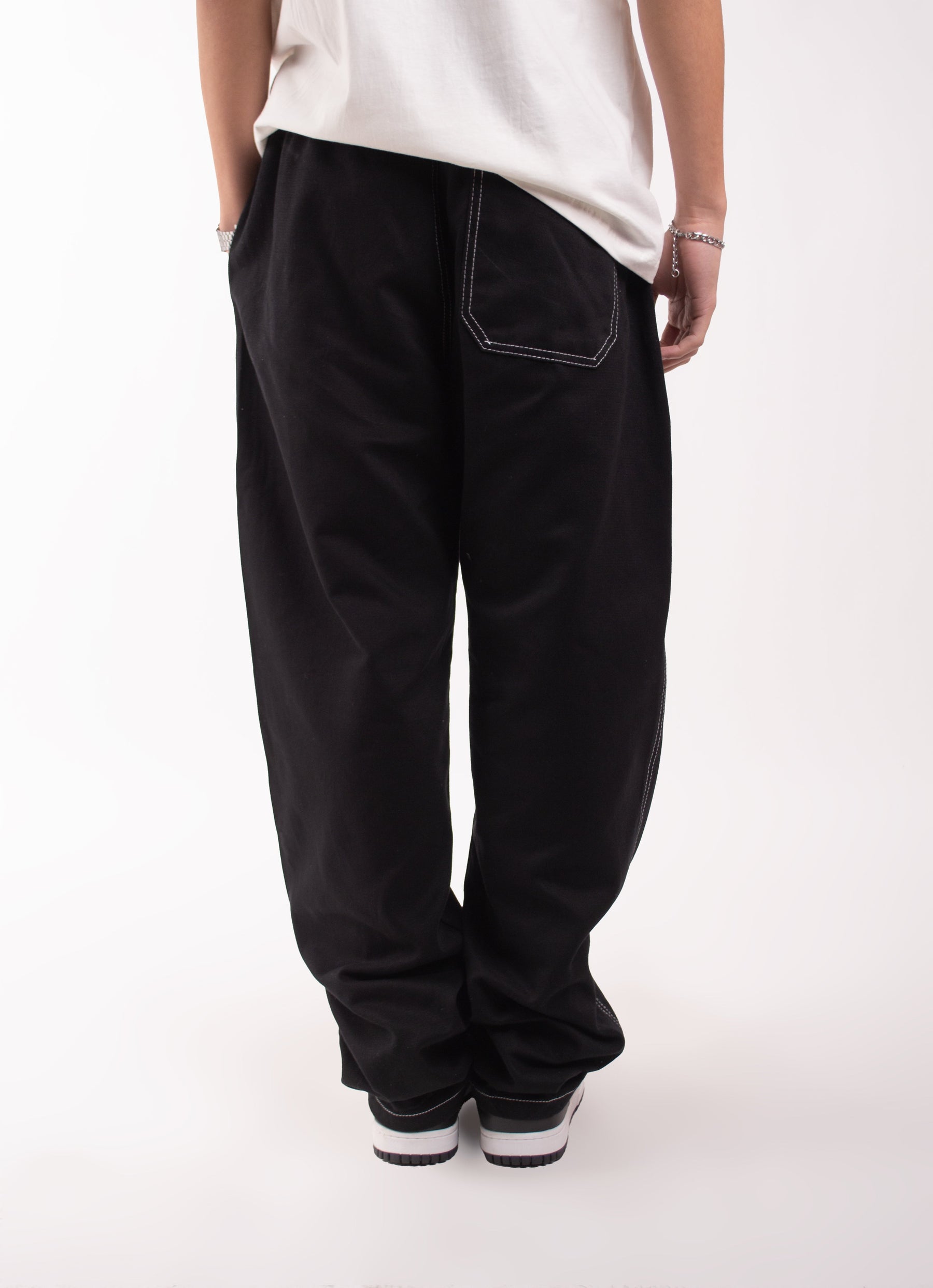 Calça Reta Overcome Stroke Line "Basic" Preta