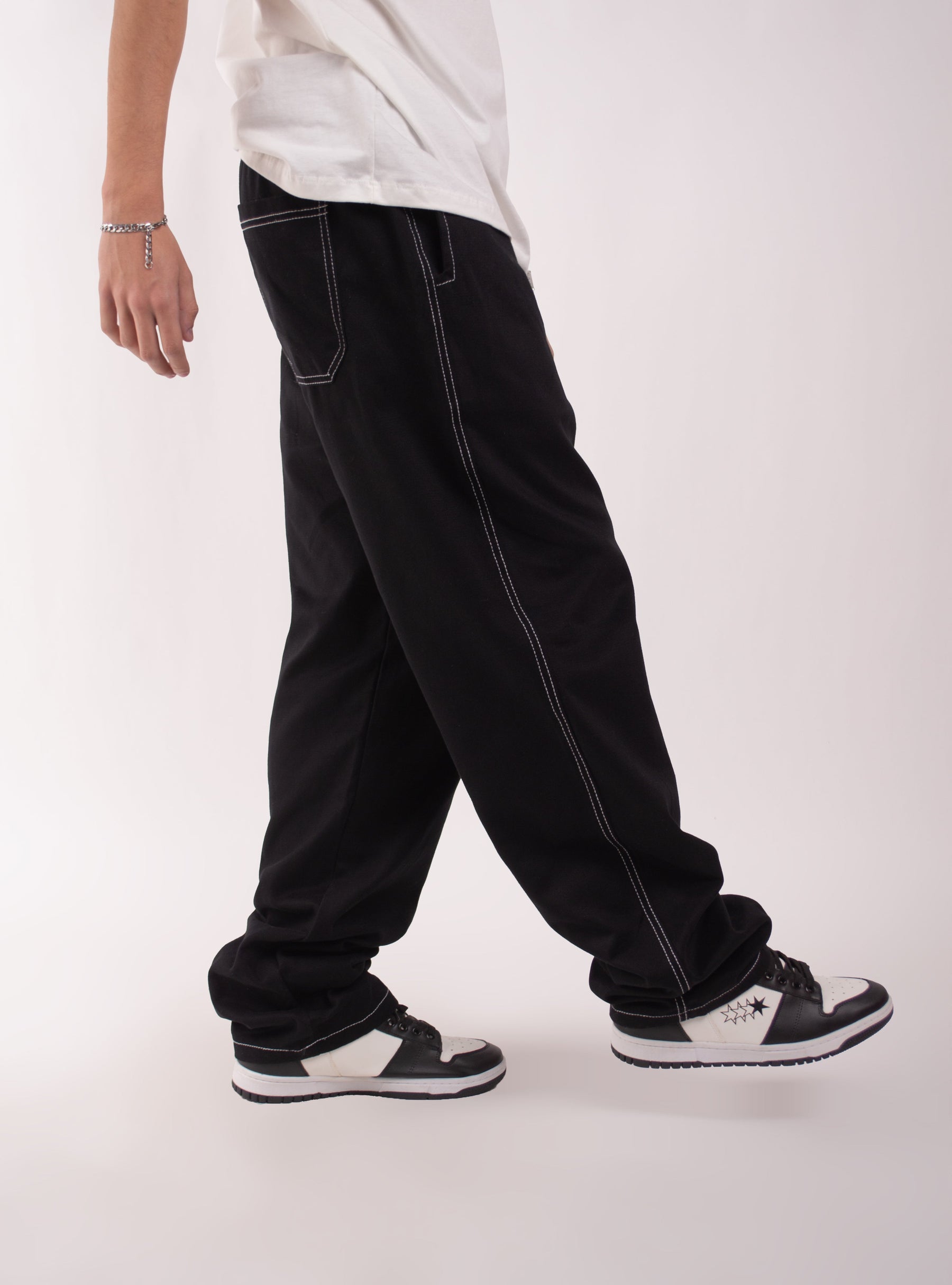 Calça Reta Overcome Stroke Line "Basic" Preta