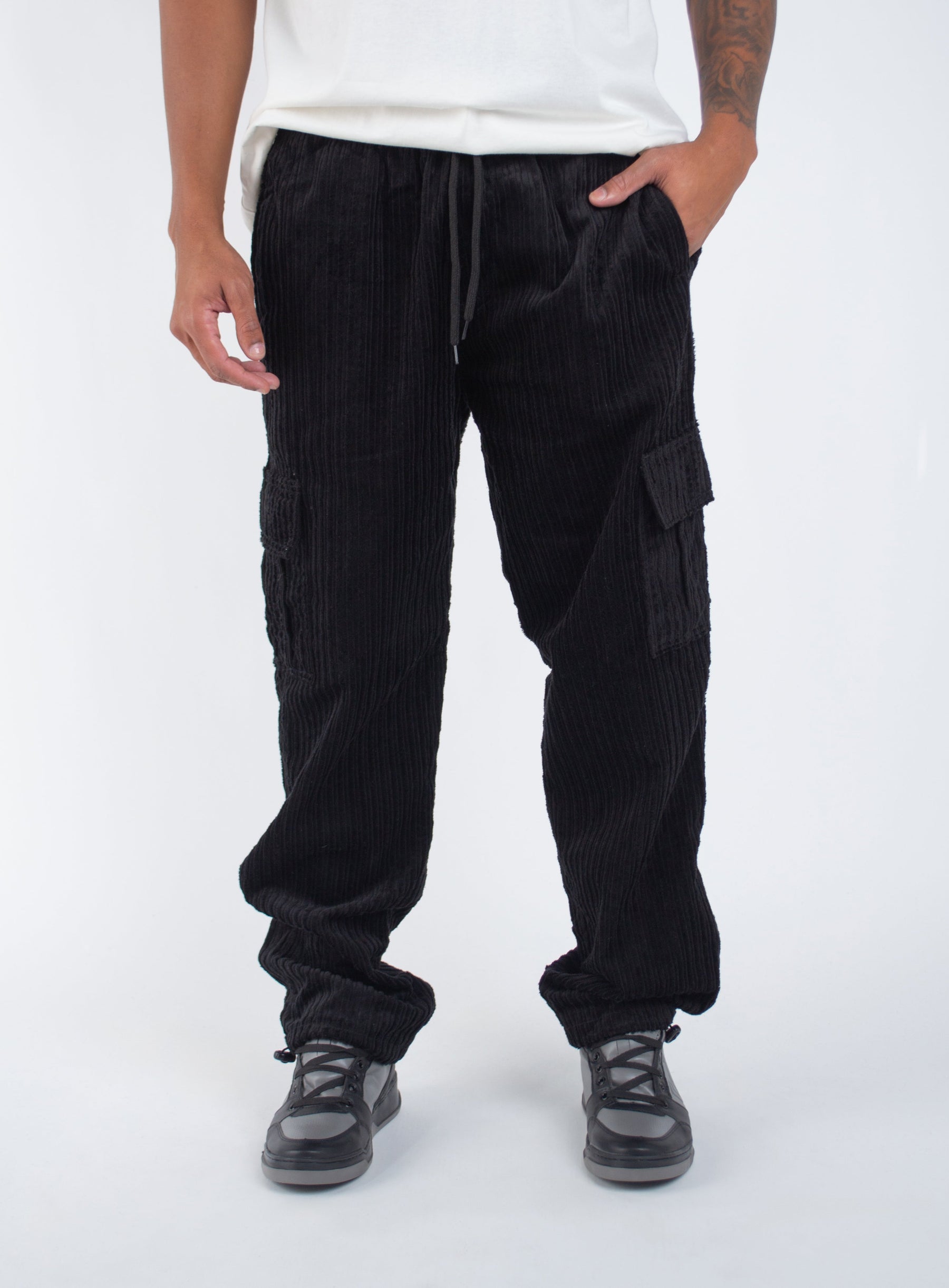 Calça Cargo Veludo Overcome Basic Preta