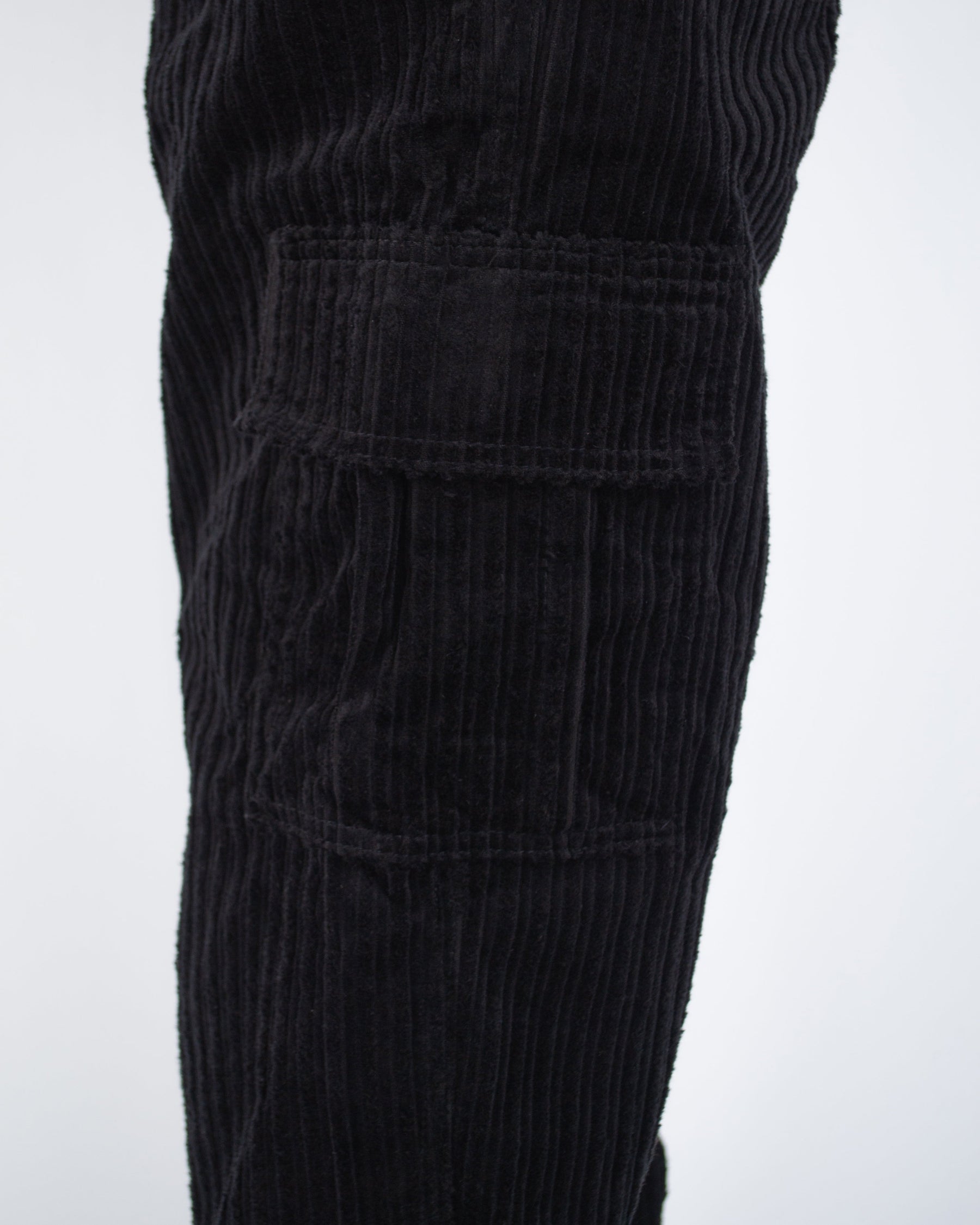 Calça Cargo Veludo Overcome Basic Preta