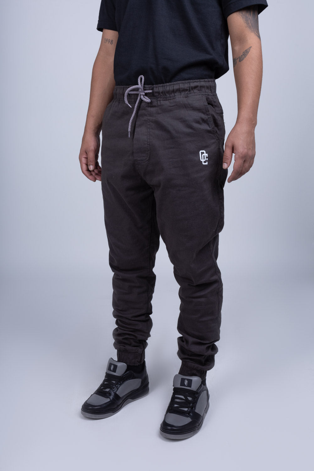 Calça Jogger Overcome "Logo" Cinza Chumbo