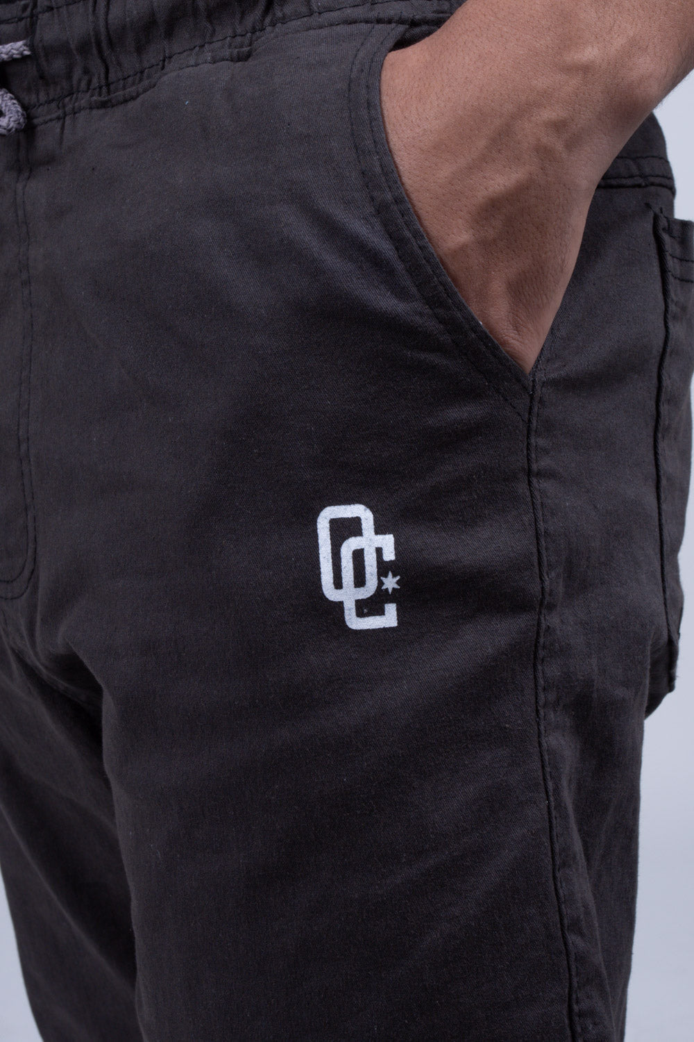 Calça Jogger Overcome "Logo" Cinza Chumbo