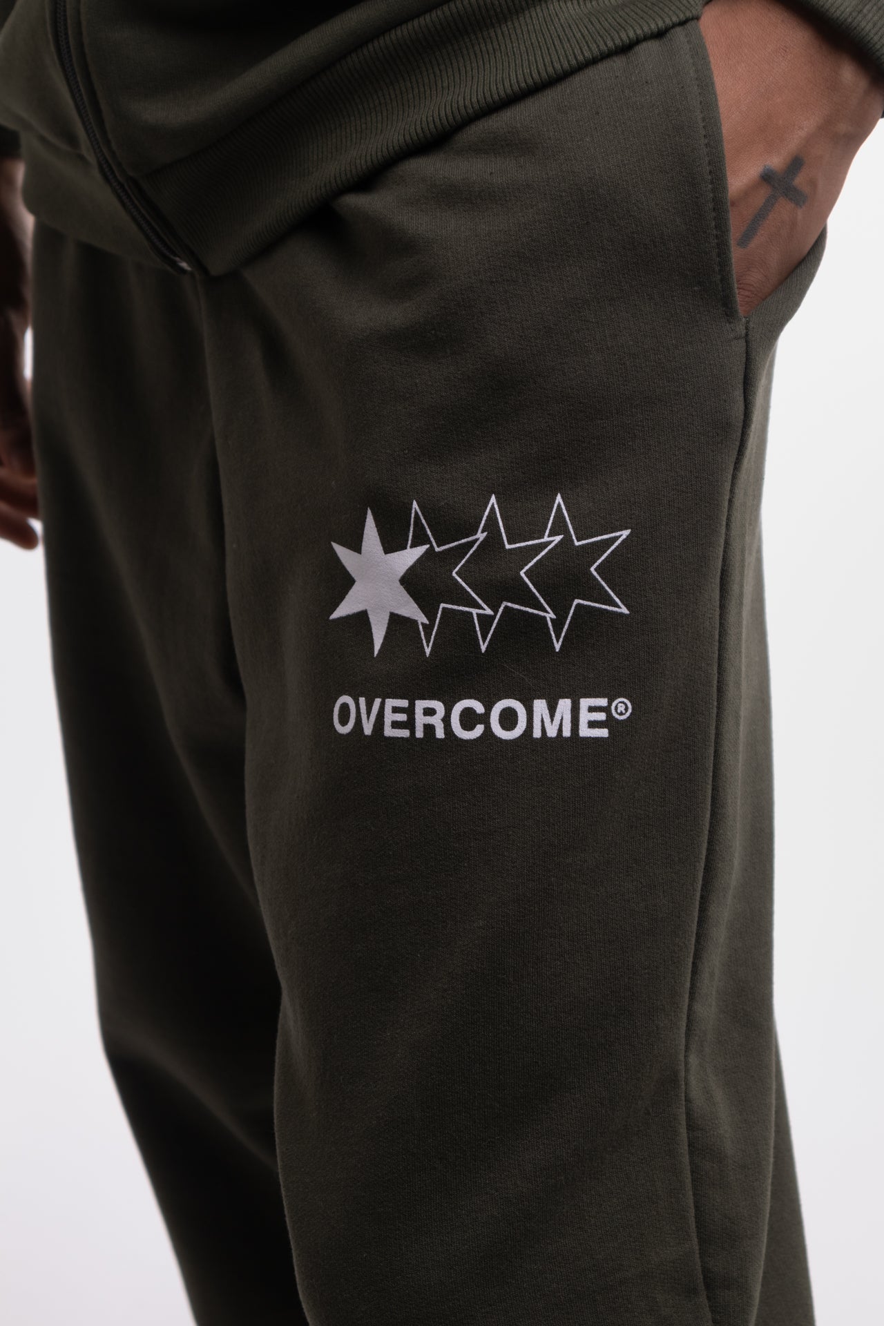 Calça Moletom Overcome Star Logobox Verde Militar