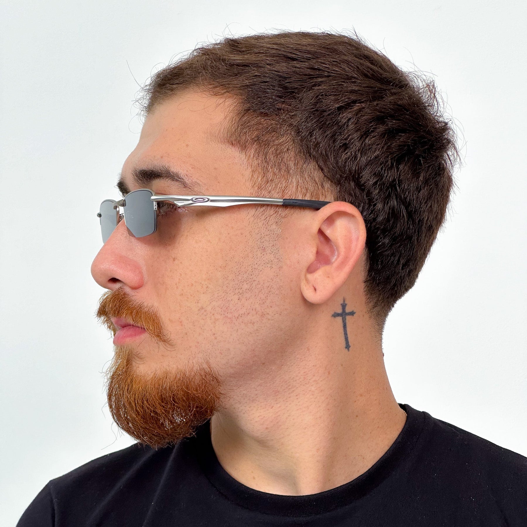 ÓCULOS DE SOL LUPA DO VILÃO PRATA LENTE LIQUID METAL