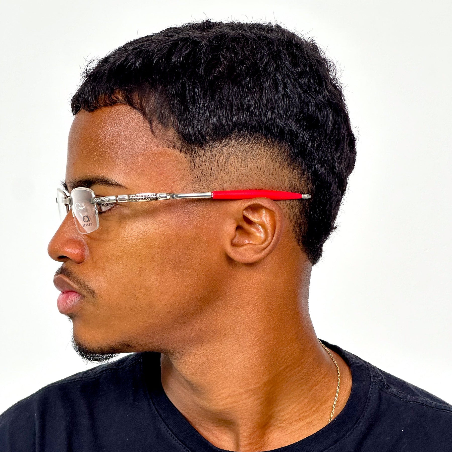 ÓCULOS DESCANSO MOLA PRETO BORRACHA VERMELHA