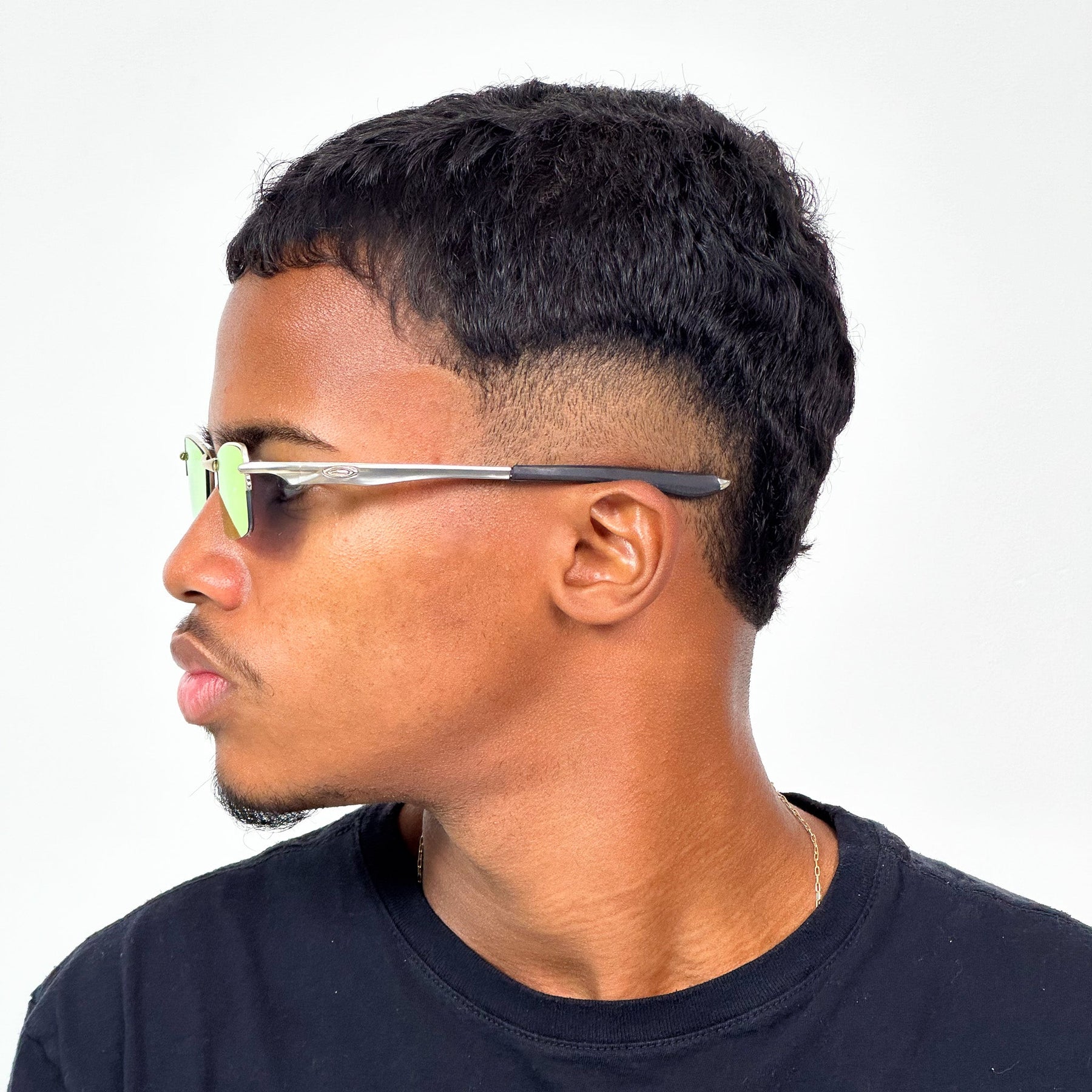 ÓCULOS DE SOL LUPA DO VILÃO PRATA LENTE LIQUID METAL