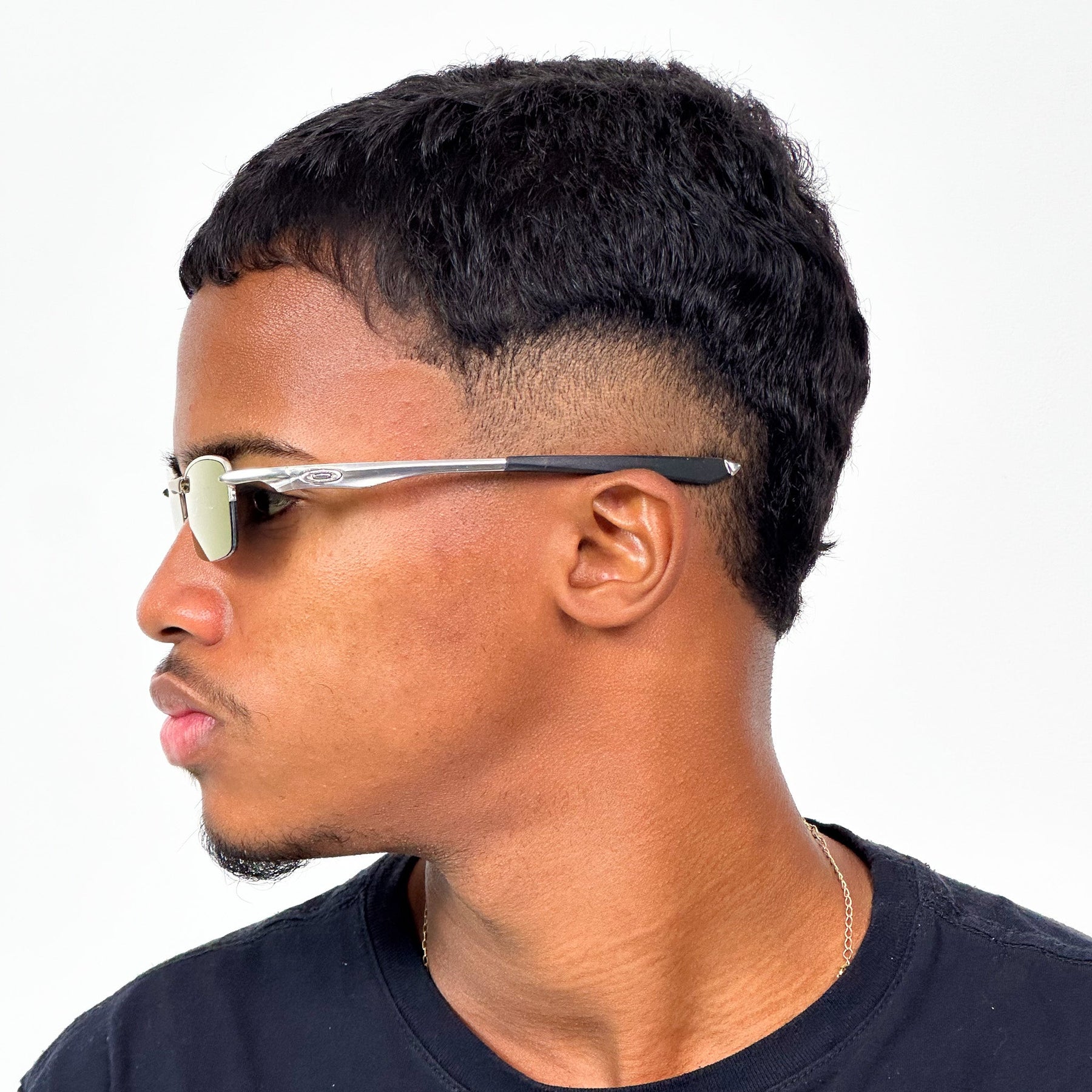 ÓCULOS DE SOL LUPA DO VILÃO PRATA LENTE LIQUID METAL