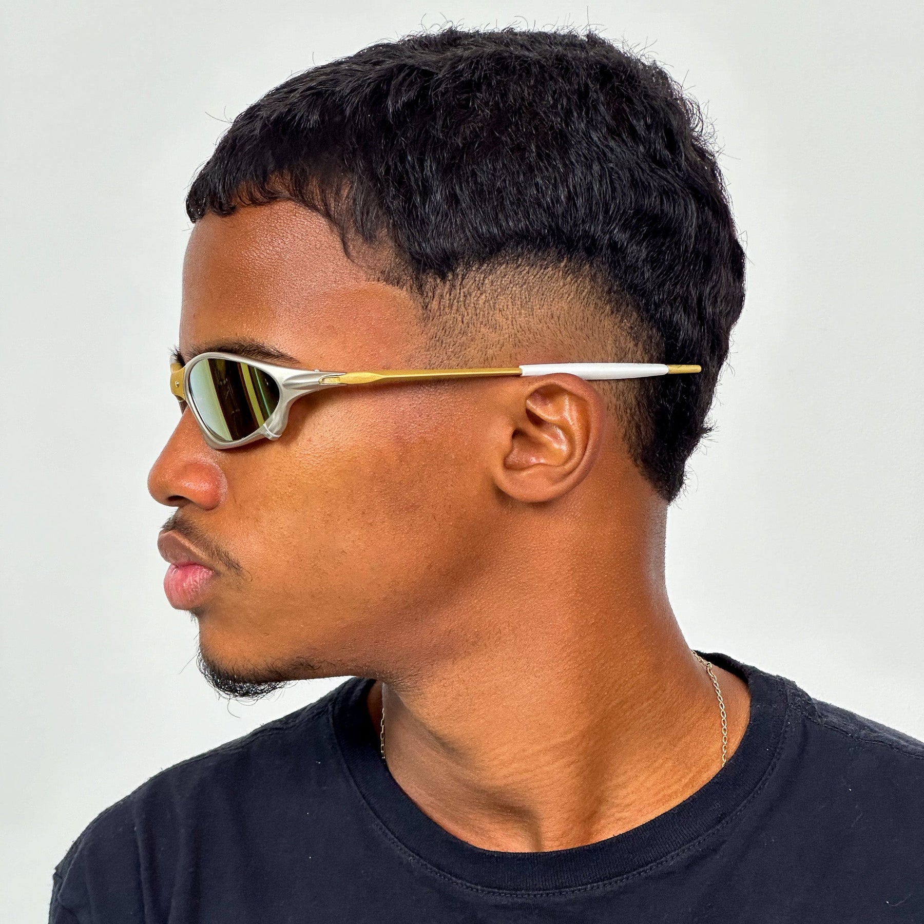 ÓCULOS DE SOL PENNY 24K GOLD BORRACHA BRANCA