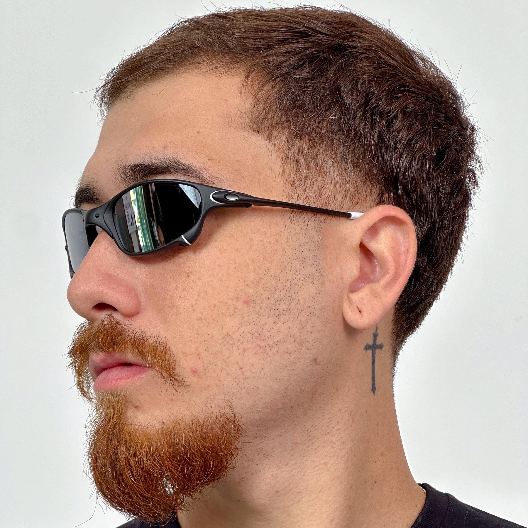 ÓCULOS DE SOL JULIET CARBON LENTE LIQUID METAL BORRACHA BRANCA