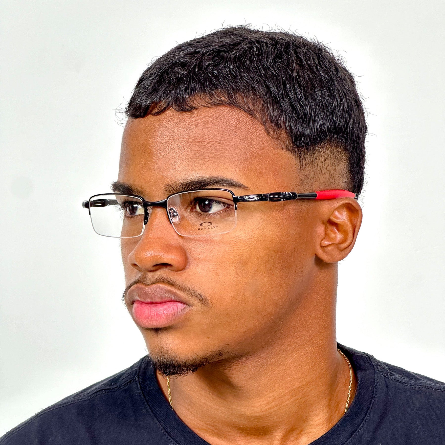 ÓCULOS DESCANSO MOLA PRETO BORRACHA VERMELHA