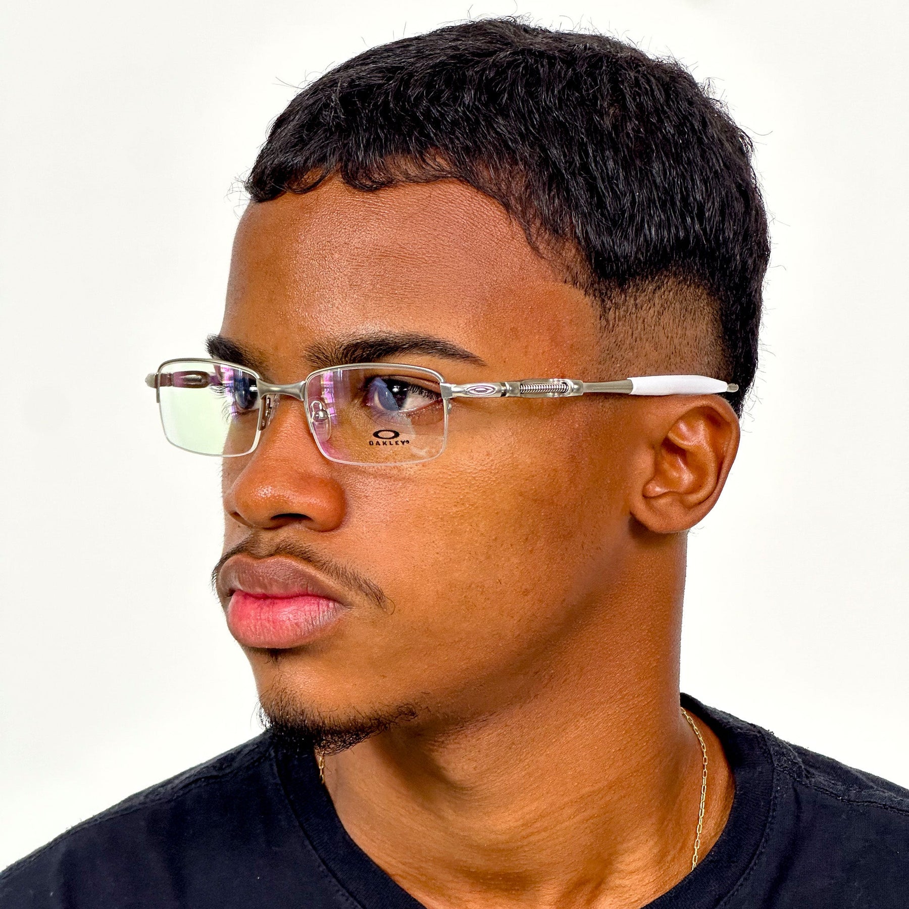 ÓCULOS DESCANSO MOLA PRETO BORRACHA VERMELHA