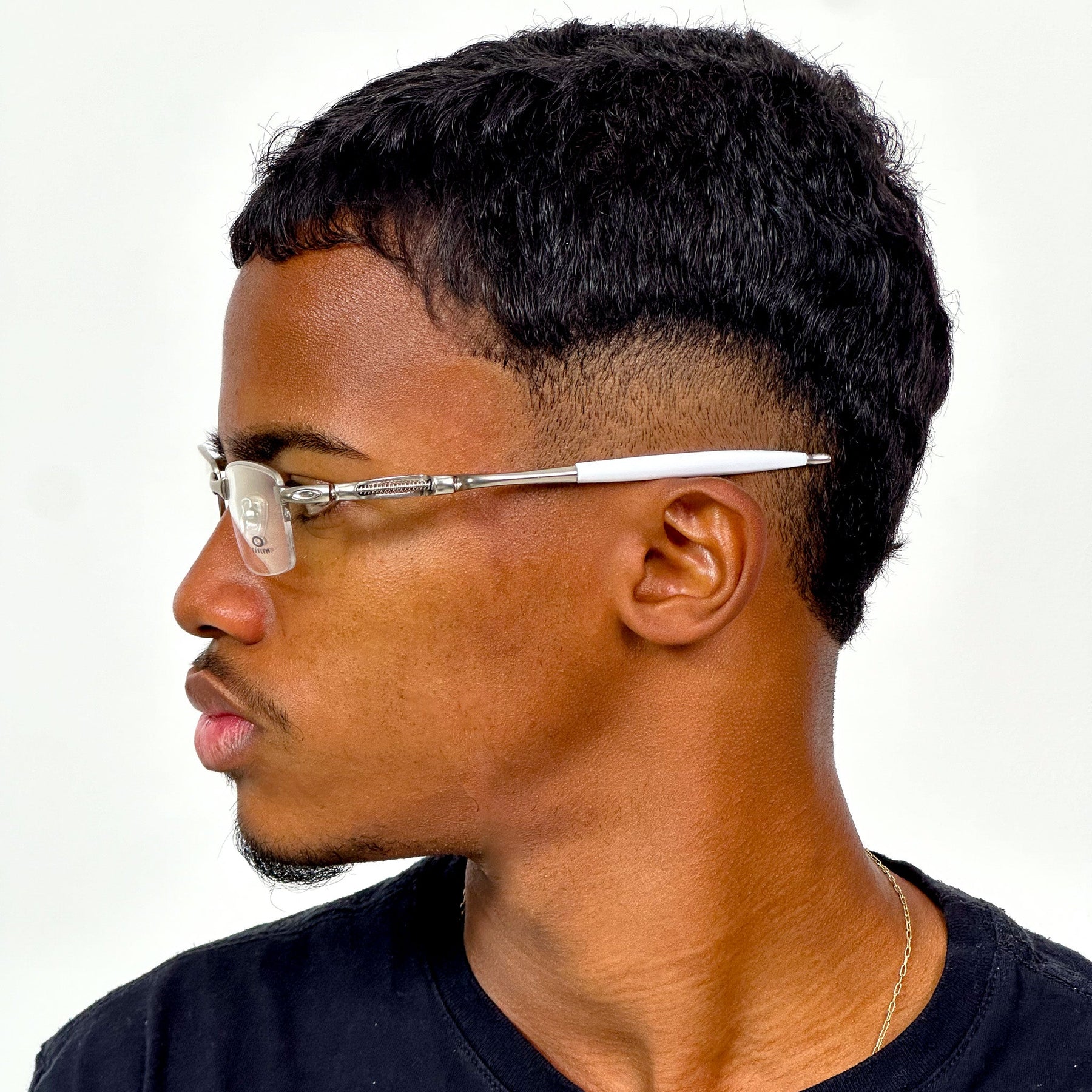 ÓCULOS DESCANSO MOLA PRETO BORRACHA BRANCA